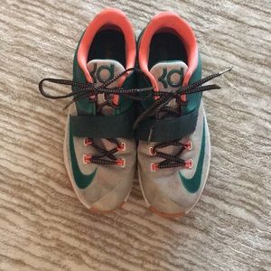 Kevin Durant Nike Basketball 🏀 Sneakers 👟 Boys 7